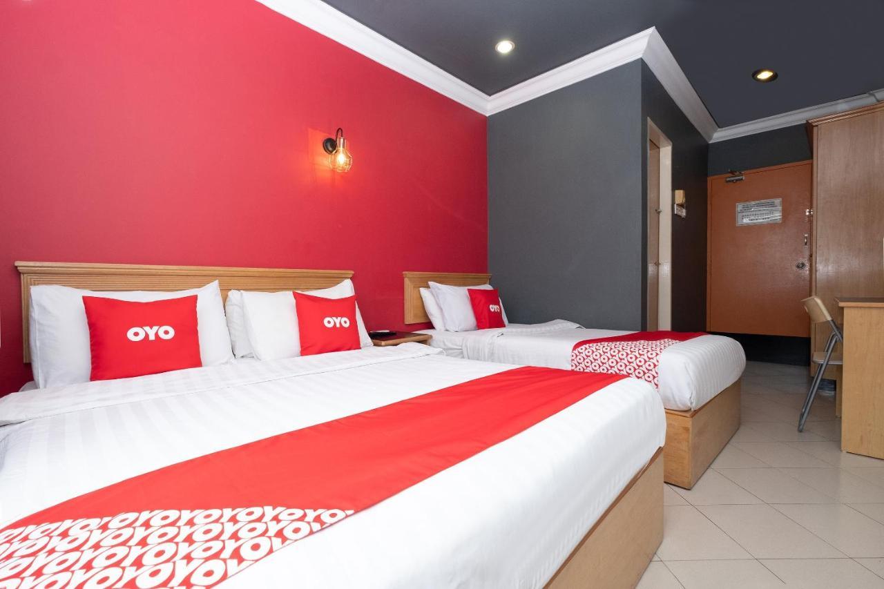 Oyo 90050 V Hotel Teluk Intan Exterior photo