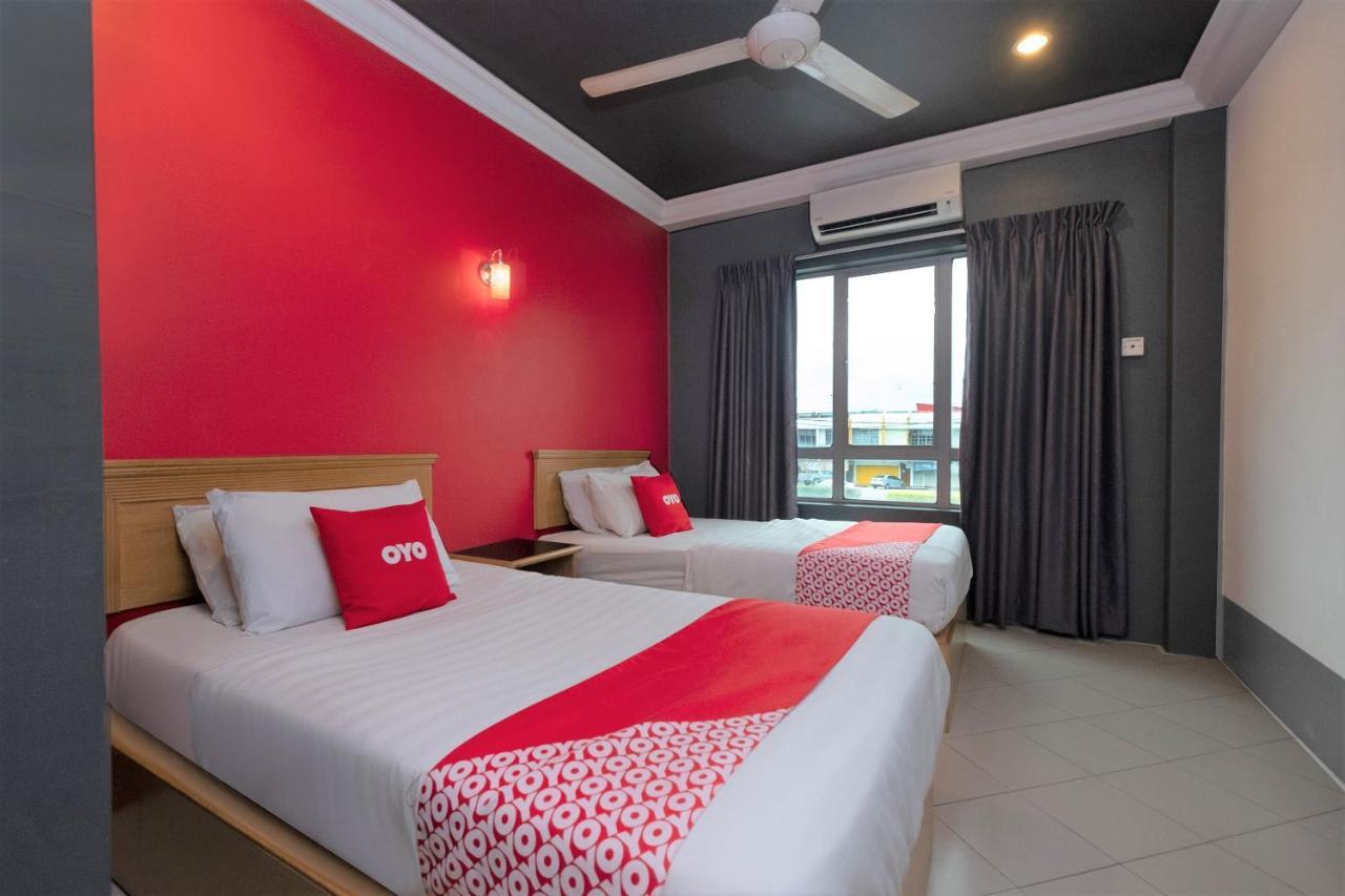 Oyo 90050 V Hotel Teluk Intan Exterior photo