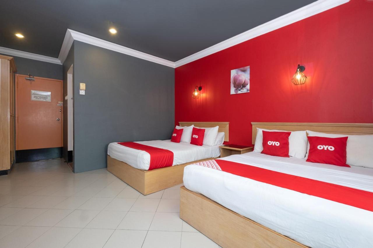 Oyo 90050 V Hotel Teluk Intan Exterior photo