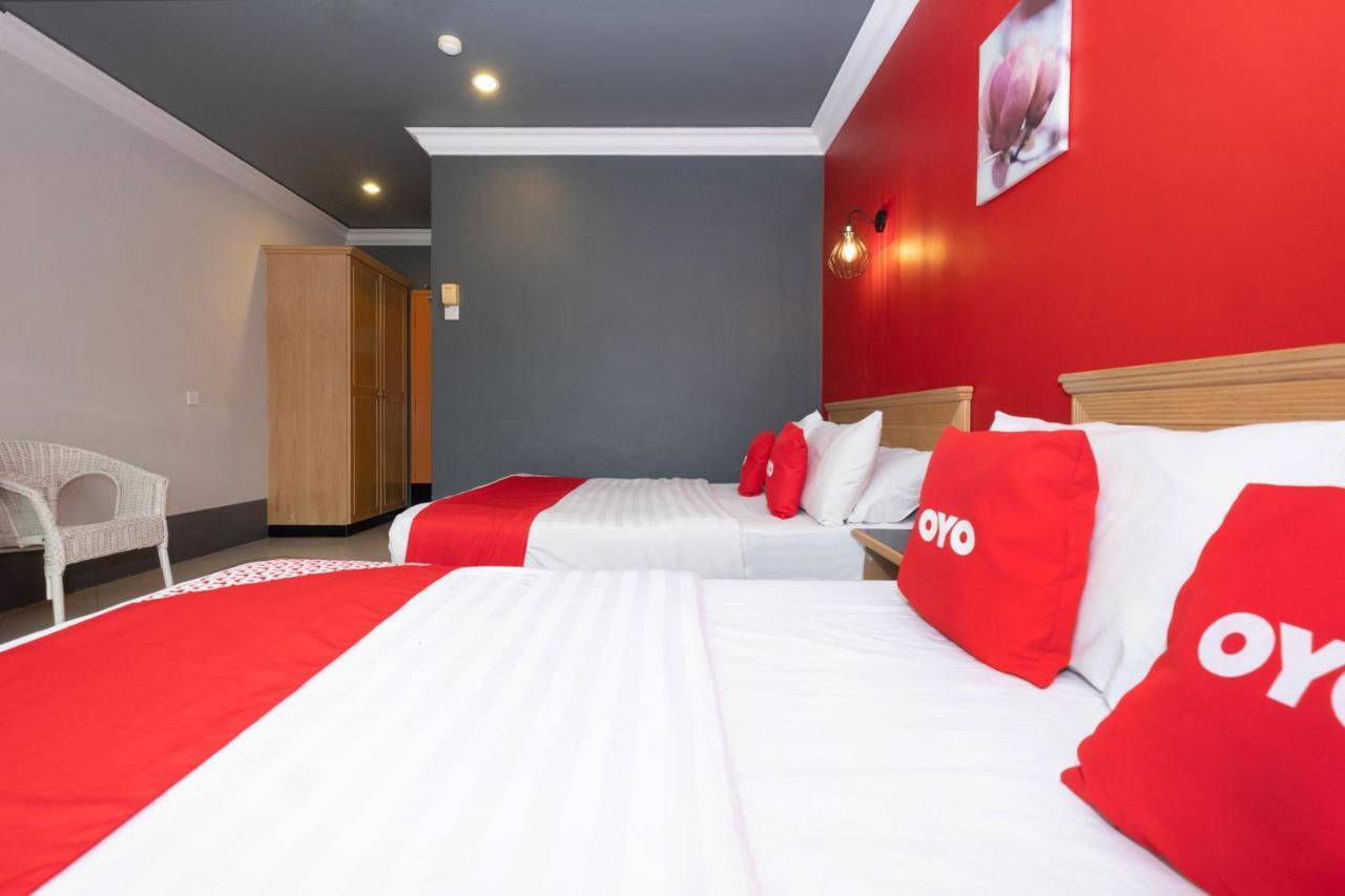 Oyo 90050 V Hotel Teluk Intan Exterior photo